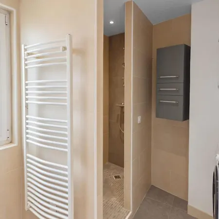 Le Grimaldi - Spacious - Ac - Wifi - Hypercentre 滨海卡涅