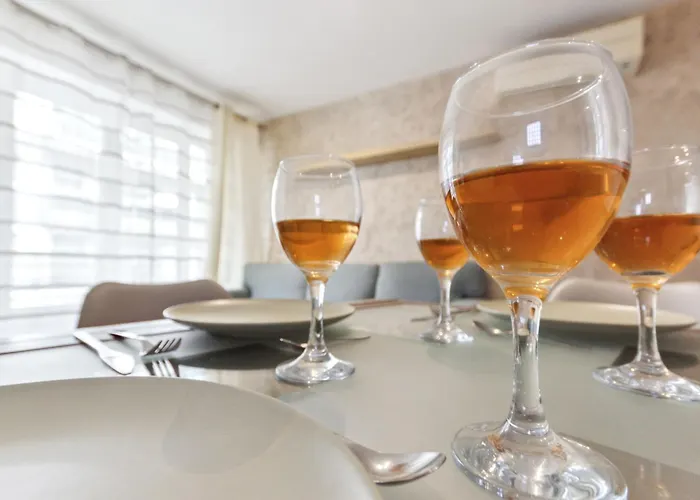 Le Grimaldi - Spacious - Ac - Wifi - Hypercentre * Cagnes-sur-Mer